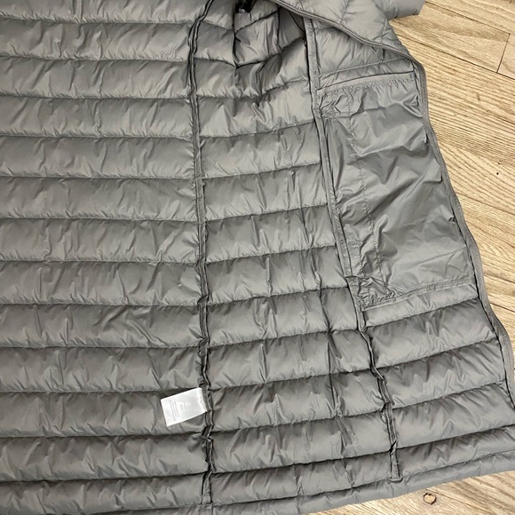 NWT Quince Silver/Gray Hooded Lightweight Down Puffer Jacket Coat - M - Picture 9 of 11